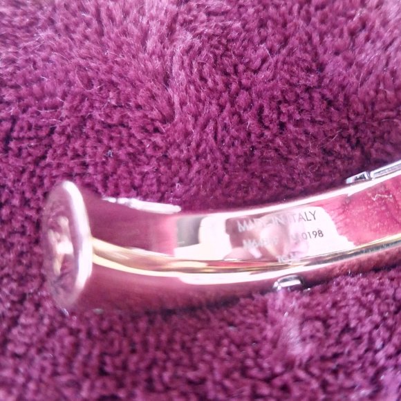 Louis Vuitton Daily Monogram Bracelet Gold Color - Picture 9 of 13